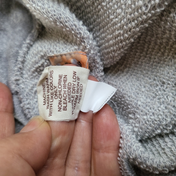 Tops - Picture 4 of 4